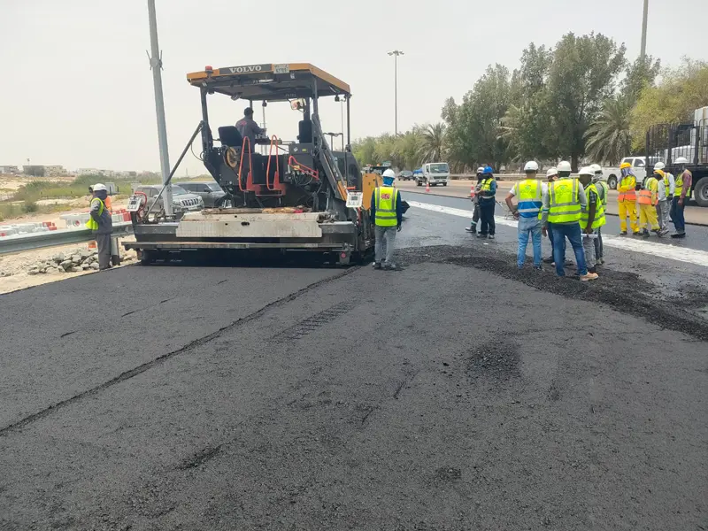 Asphalt road paving and compaction works carried out by Osool AlRoyah General Contracting team in the UAE